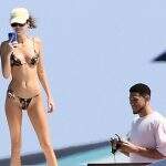 Kendall Jenner curte passeio de barco com o namorado, Devin Booker