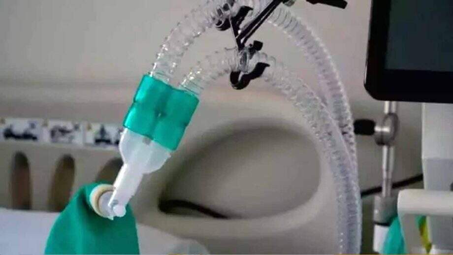 Após denúncia de falta de medicamentos, avião do governo de MS vai buscar 'kit intubação'