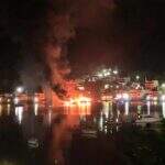 Vídeo: Lanchas pegam fogo em Angra dos Reis