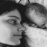 Laura Neiva dá à luz José, segundo filho com Chay Suede