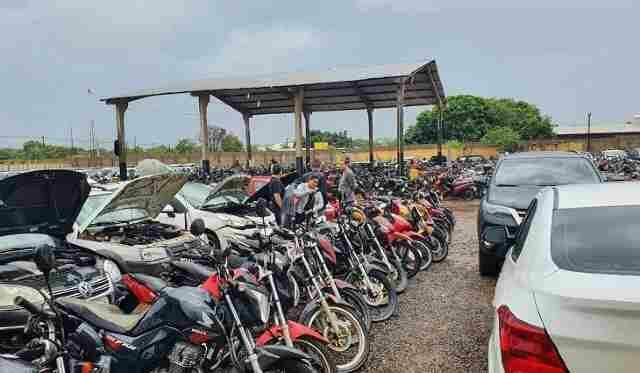 Detran-MS realiza leilão de 150 motos e 30 automóveis