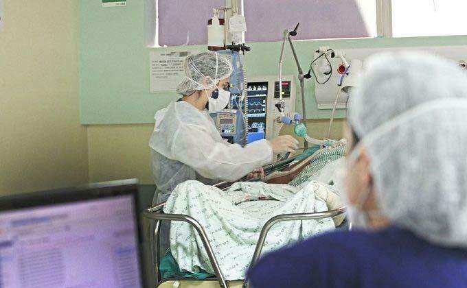 MS tem 21 pacientes intubados de forma improvisada no HRMS e 7 nas UPAs, diz SES