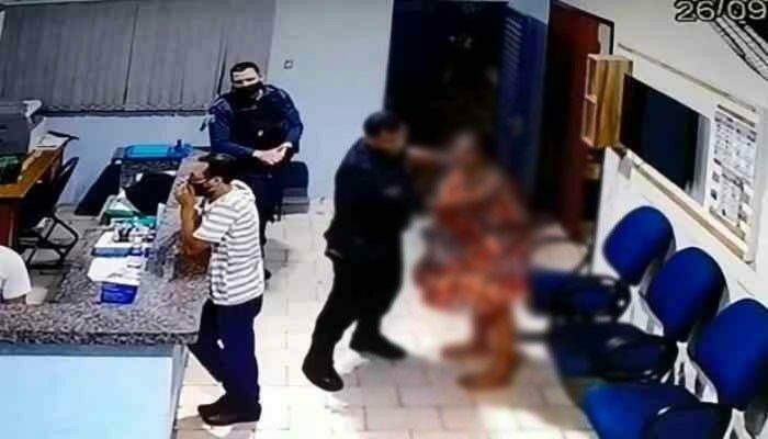 Corregedoria segue com investigação contra tenente filmado agredindo mulher em batalhão