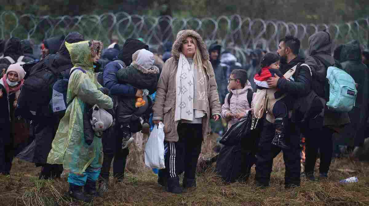 Imigrantes aumentam tensão na fronteira entre Polônia e Belarus