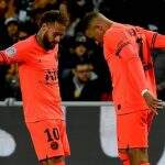 Neymar erra pênalti, mas PSG goleia fora e segue folgado na ponta do Francês