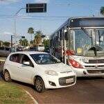 Ônibus estraga em cruzamento na Duque de Caxias e tumultua trânsito