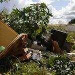 Em temporada de dengue, moradores reclamam de ‘lixão’ no Novo Século
