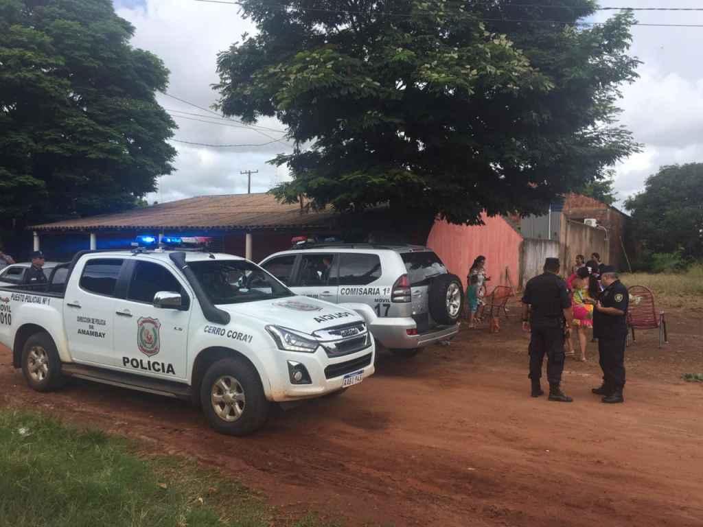 Autoridades do Paraguai durante investigações no local. Foto: Divulgação