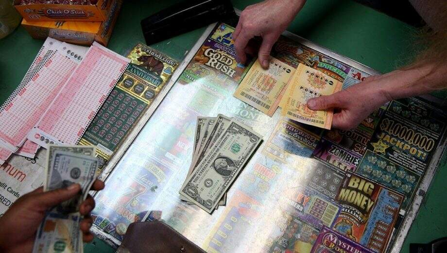 Prêmio histórico de R$ 6 bi em loteria dos EUA vai para 4 sortudos