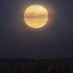 ‘Lua de Morango’ é registrada no céu de MS nesta quinta-feira