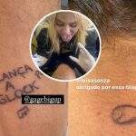 Corajosa: Luísa Sonza testa desenhos e se aventura pela 1ª fez a tatuar amigo
