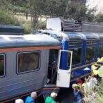 Acidente envolvendo trens deixa feridos no Peru
