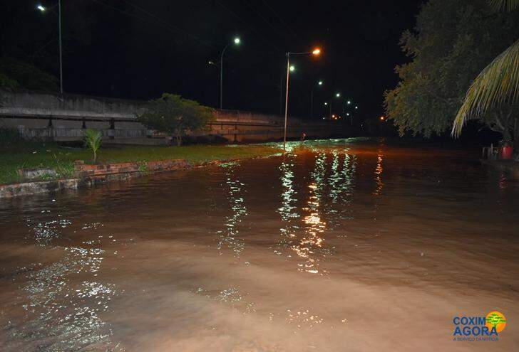 Após alerta da Defesa Civil, nível do rio Taquari começa a baixar