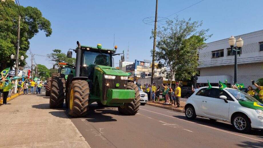 Participação de produtores rurais marcou dia de protestos em Dourados.