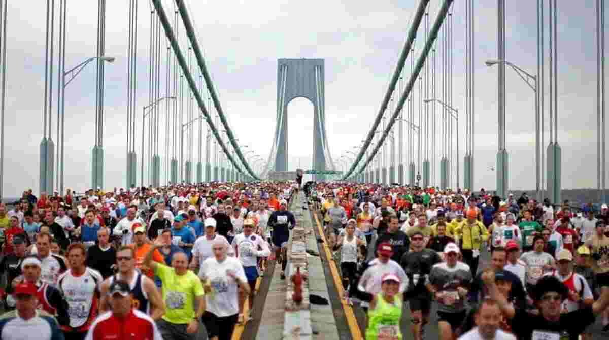 Corredores comemoram volta da Maratona de Nova York no domingo