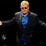 Elton John celebra 29 anos longe do alcoolismo