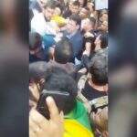 VÍDEO: Jair Bolsonaro é esfaqueado durante evento de campanha em Minas Gerais