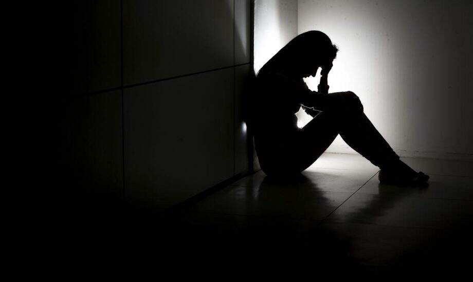Anvisa aprova spray nasal contra depressão e comportamento suicida agudo