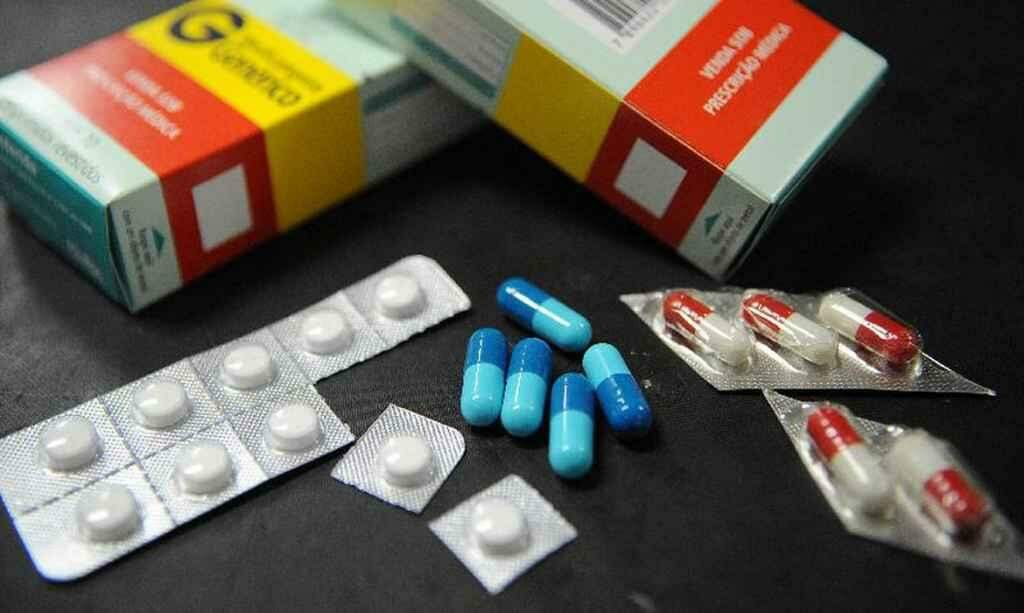 Aposentado com doença grave vai à Justiça pedir medicamentos que custam R$ 1,3 mil por mês