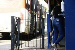 Mulheres são vítimas de importunação sexual nos ônibus e pontos da Capital