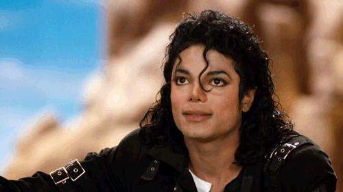 Possível filme de Michael Jackson abordará acusações de abuso, diz sobrinho