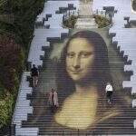 Mona Lisa decora sorridente a escadaria gigante Denis Papin , para o aniversário de 500 anos de Da Vinci