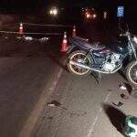 Pedestre morre ao atravessar BR-163 e motociclista fica ferido