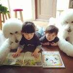 Avó japonesa documenta on-line o relacionamento que têm com seus netos e cachorros