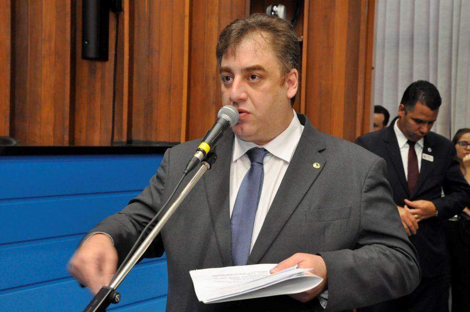 Deputado estadual Neno Razuk durante sessão na Assembleia Legislativa. (Foto: Luciana Nassar/ALMS