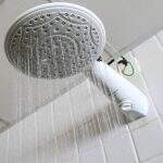 Frio de novo: 4 dicas para garantir um banho quentinho com o chuveiro elétrico