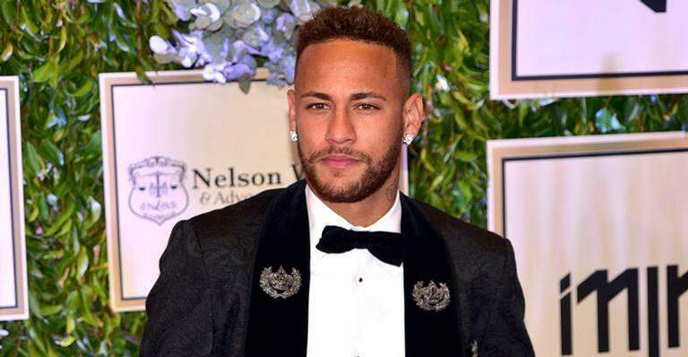 Neymar pode estrelar documentário da Netflix, segundo jornal francês