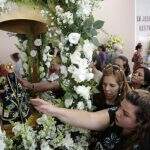 Devotos se reúnem para celebrar Nossa Senhora Aparecida em Campo Grande