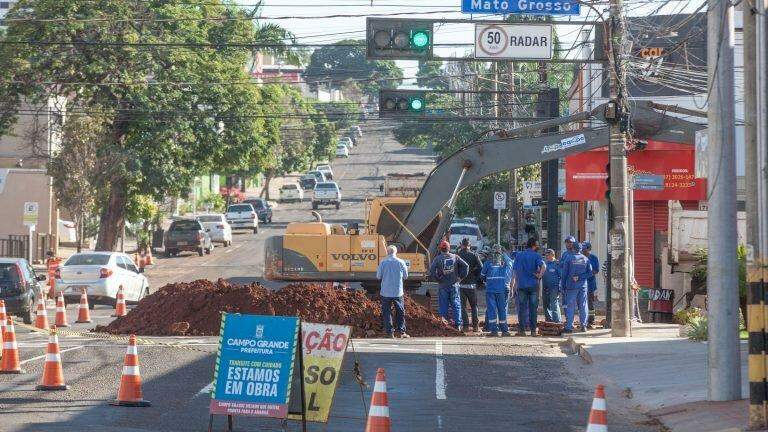 Prefeitura interdita meia pista da rua Bahia por 60 dias para obras de drenagem