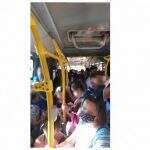 Lotado e atrasado: trabalhadores reclamam de conseguir entrar só no 3º ônibus em Campo Grande