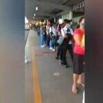 VÍDEO: Trabalhadores enfrentam novo dia de lotação em ônibus e filas em terminais