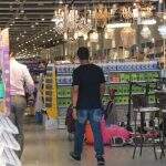 Produtos vencidos e até com duas marcas levam fiscalização de volta às lojas de chineses no Centro
