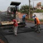 Comemorada por moradores, obra de asfalto é iniciada na Vila Lídia