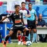 Em Salvador, Bahia bate Corinthians de virada por 3 a 2 na estreia do Brasileirão