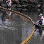 Pesquisadores buscam causa de vazamento de petróleo na Califórnia