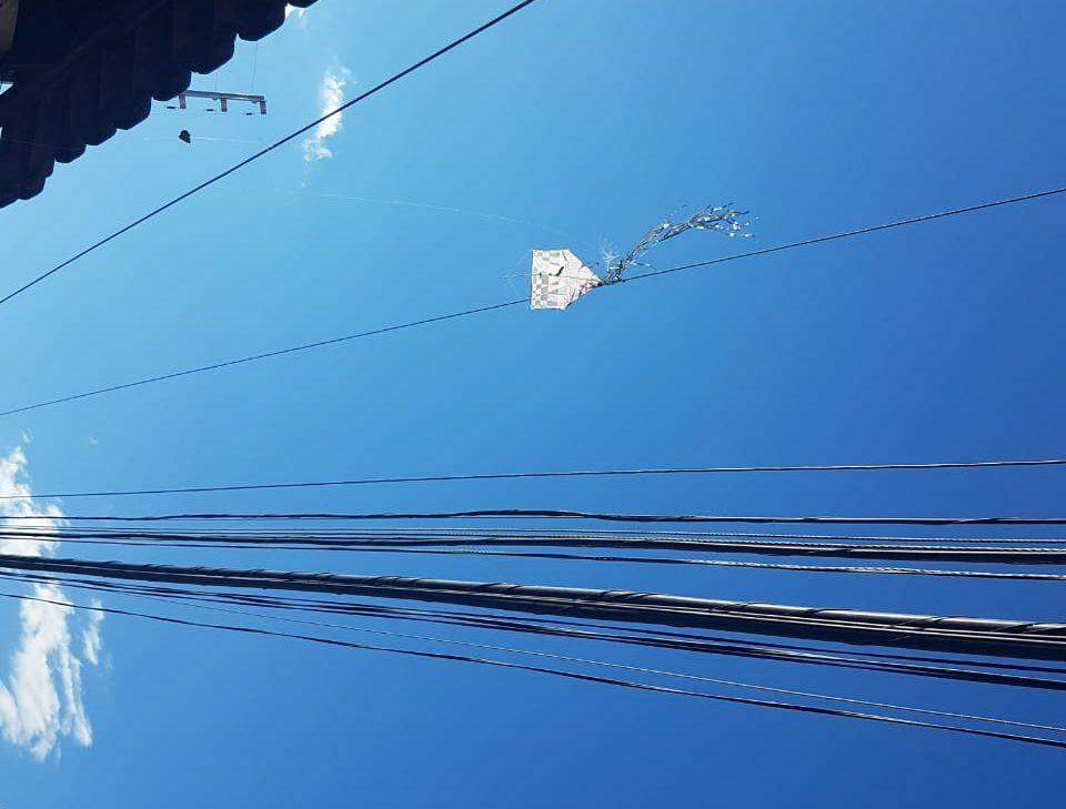 Curto-circuito em rede deixa pelo menos sete bairros de Campo Grande sem energia