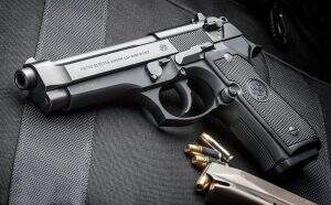 Foto ilustrativa de uma pistola da marca Beretta