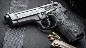 Foto ilustrativa de uma pistola da marca Beretta