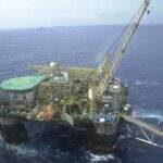 Origem de derramamento de óleo ainda é mistério, diz Marinha