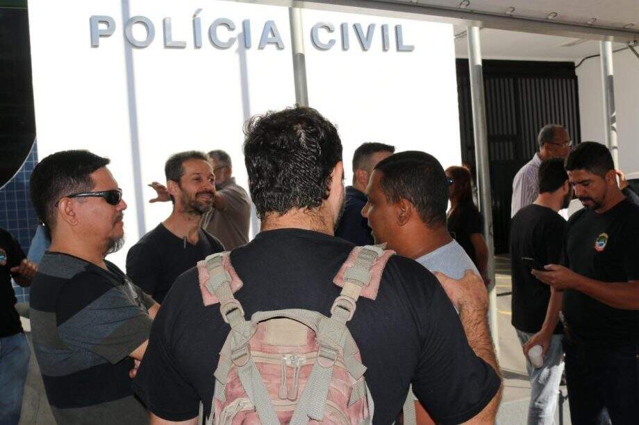 Policiais civis de MS param contra Reforma e se dizem traídos por Bolsonaro