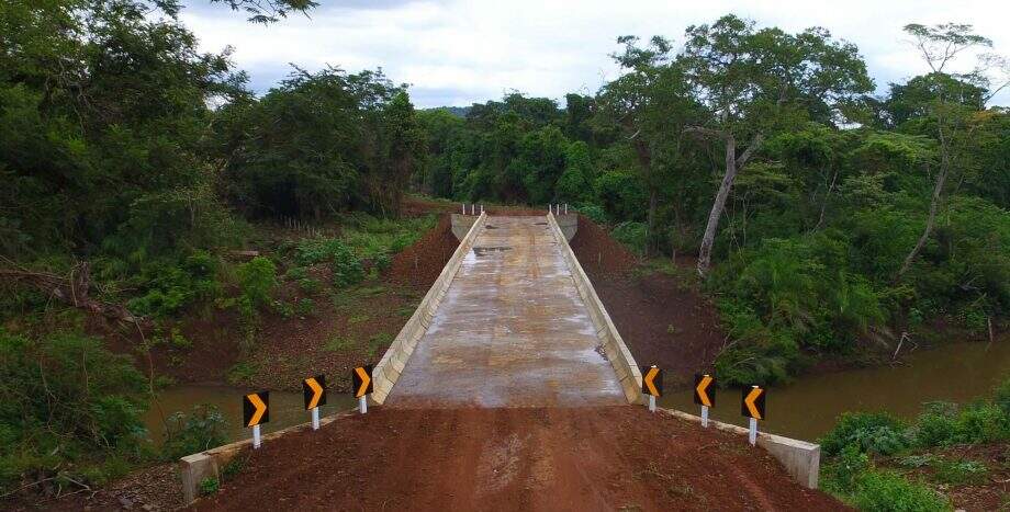 Ponte de concreto sobre o rio Salobra custará R$ 1,6 milhão