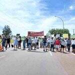 Após mortes em acidentes, moradores protestam por semáforo em avenida de Campo Grande