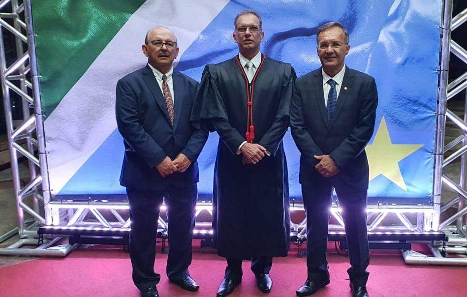 Nas redes, Bolsonaro compartilha discurso do presidente do TJMS durante posse