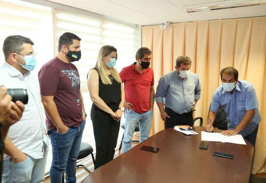 Posse aconteceu no Gabinete do presidente Laudir Munaretto (MDB)