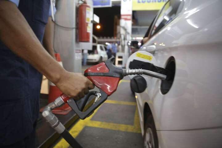 Preço da gasolina cai e pode ser encontrada a R$ 4,13 em Campo Grande
