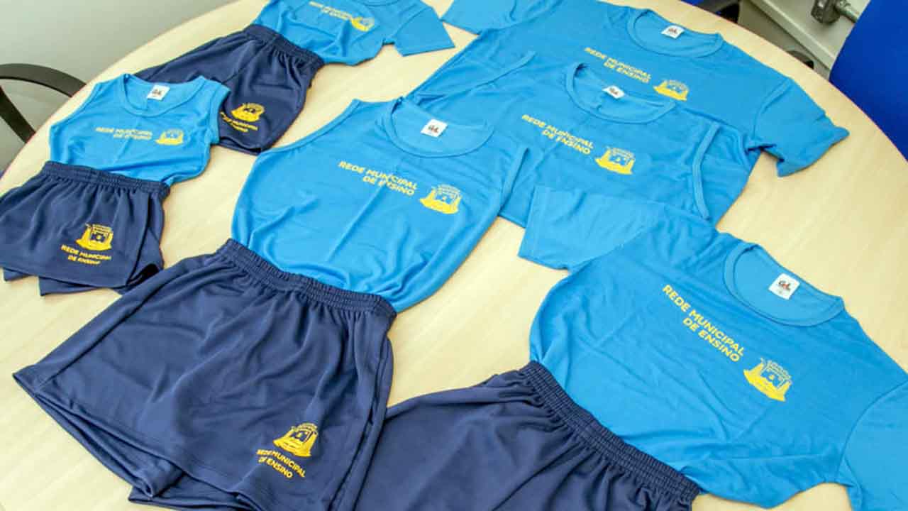Prefeitura de Corumbá prevê entregar uniformes para estudantes no início do 2º semestre